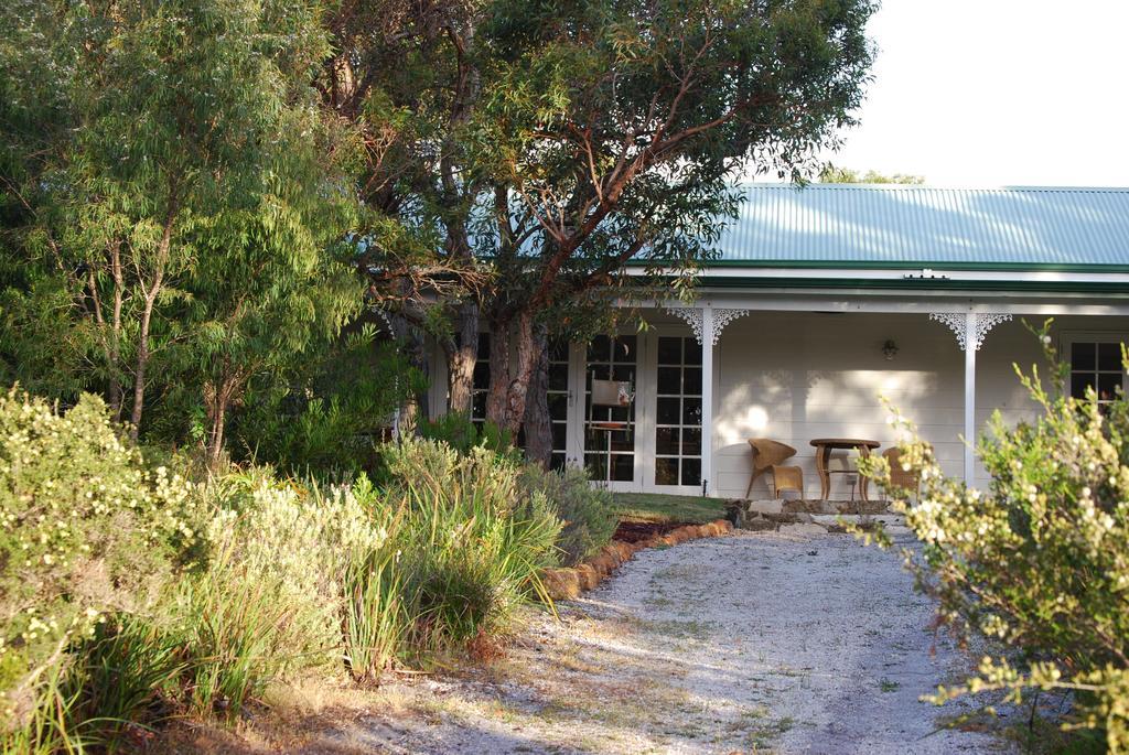 Llewellin'S Guest House Margaret River Exterior photo